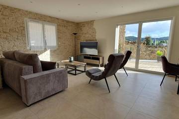 Gîte pour 4 personnes, avec terrasse et vue à Fontaine-sur-Ay