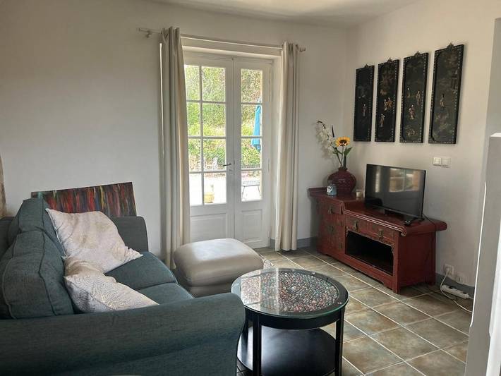 Gîte pour 2 personnes, avec vue ainsi que piscine et jardin à Berbiguières - 2