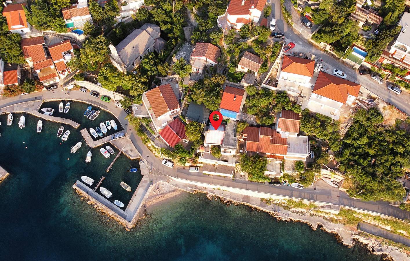 Ganze Ferienwohnung, Gemütliche Ferienwohnung mit Terrasse, WLAN und 2 km Entfernung zum Strand in Naturpark Velebit