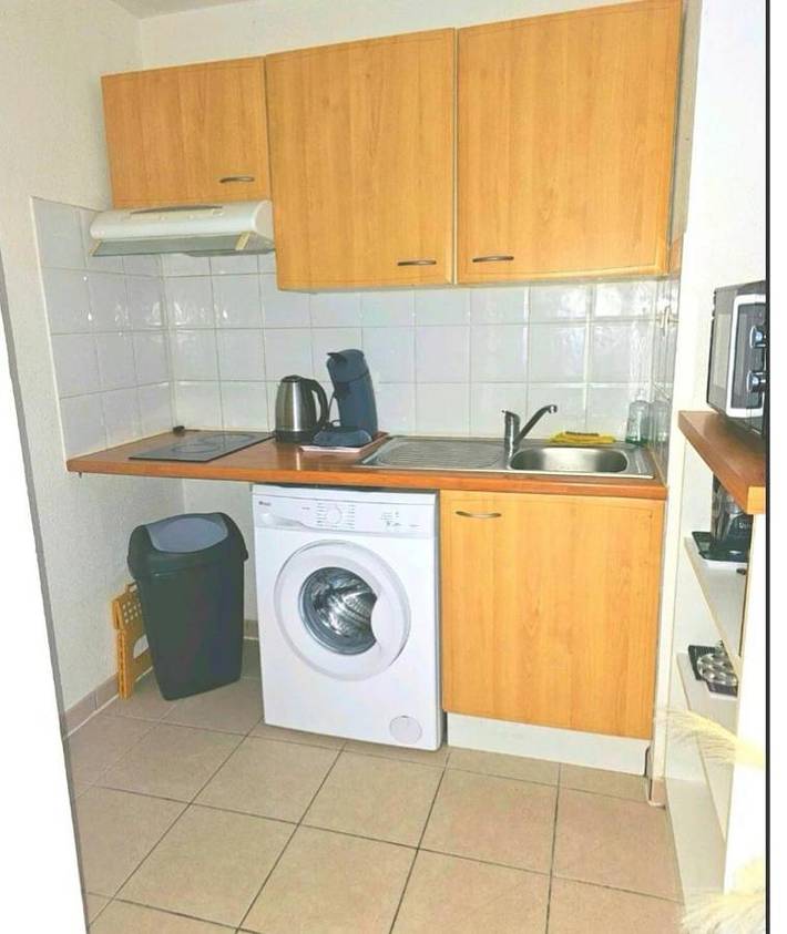 Gîte pour 4 personnes, avec piscine et vue ainsi que terrasse et jardin, animaux acceptés à Saint-Jory