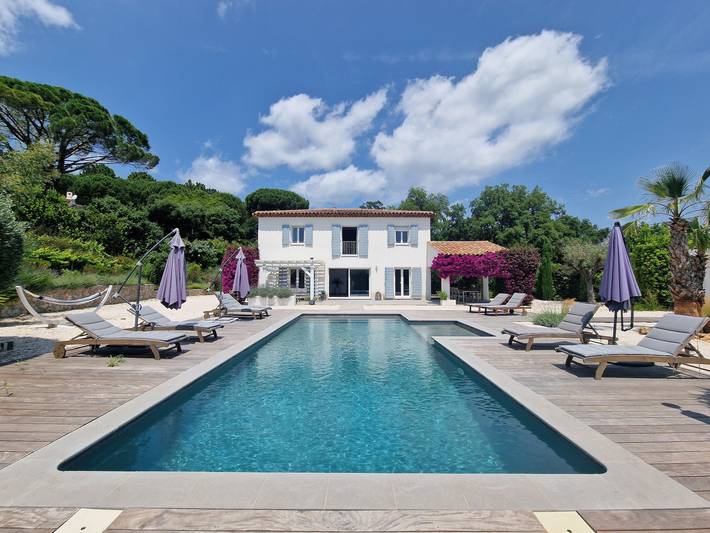 Gîte pour 8 personnes, avec piscine