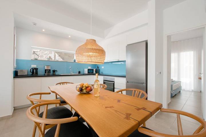 Location de vacances pour 6 personnes, avec jardin ainsi que vue et piscine dans Makri Gialos - 3