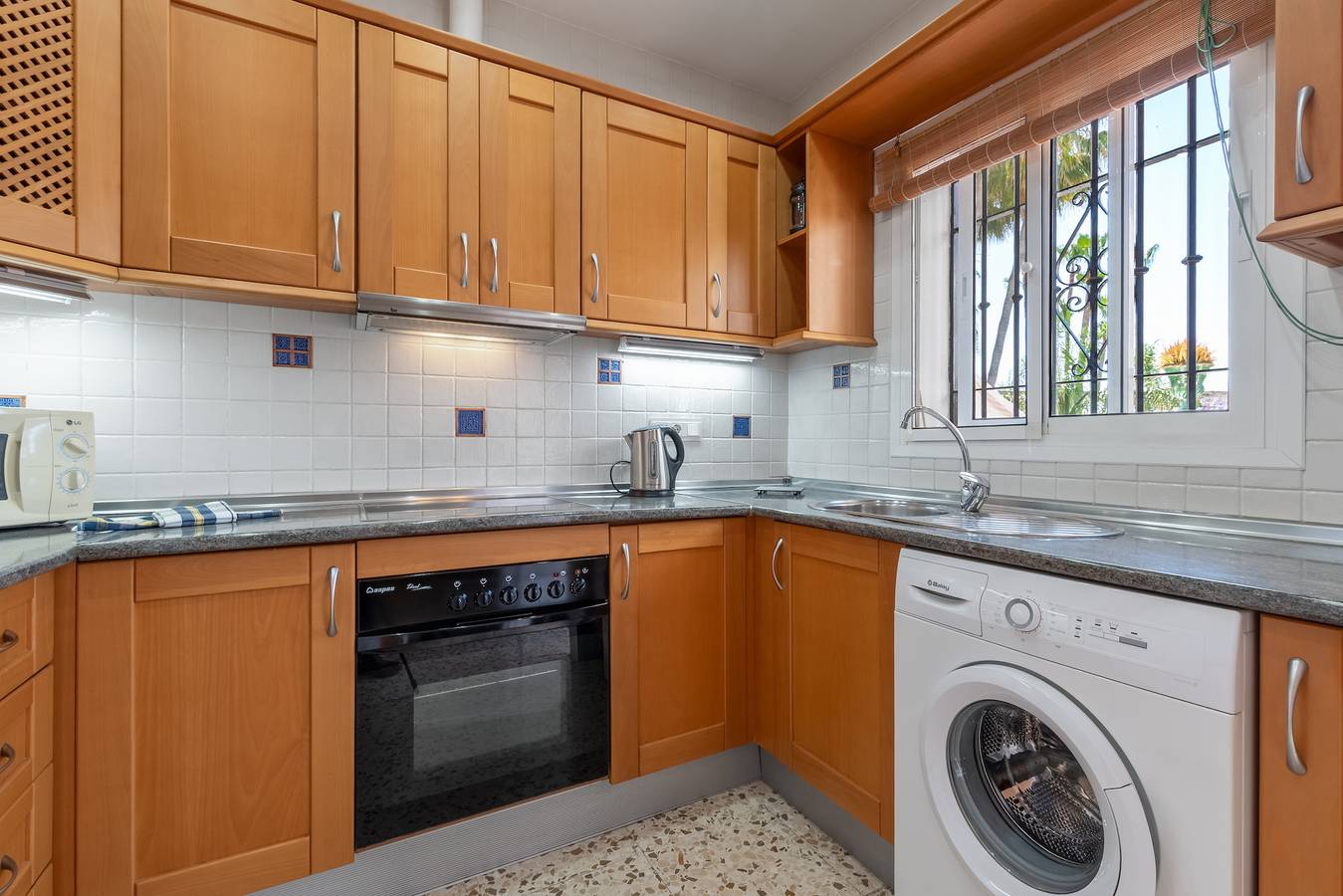 Ganze Wohnung, Casablanca 25 - Oasis Properties in El Capistrano, Costa del Sol