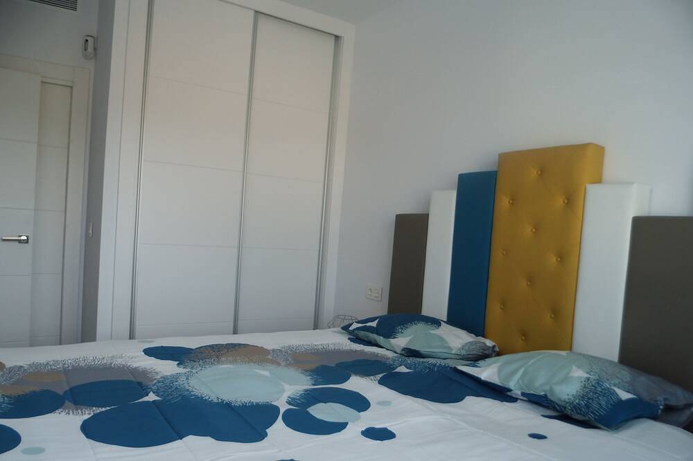 Geheel appartement, Modern nieuwbouw appartement met zwembad, vlakbij zee en strand in San Pedro del Pinatar, Costa Cálida