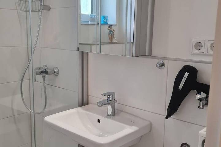 Ganze Wohnung, Zentrale, liebevoll eingerichtete Ferienwohnung in Monheim am Rhein, Kreis Mettmann