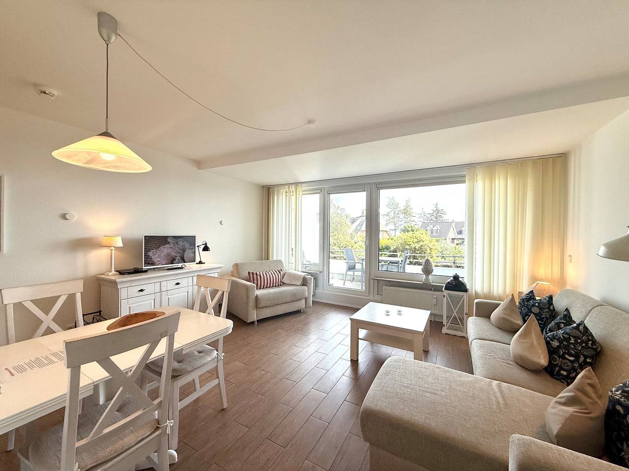 Ganze Ferienwohnung, Halligblick Nr. 11 - Appartement mit Meerblick, Schwimmbad und Sauna in Greveling, Wyk auf Föhr