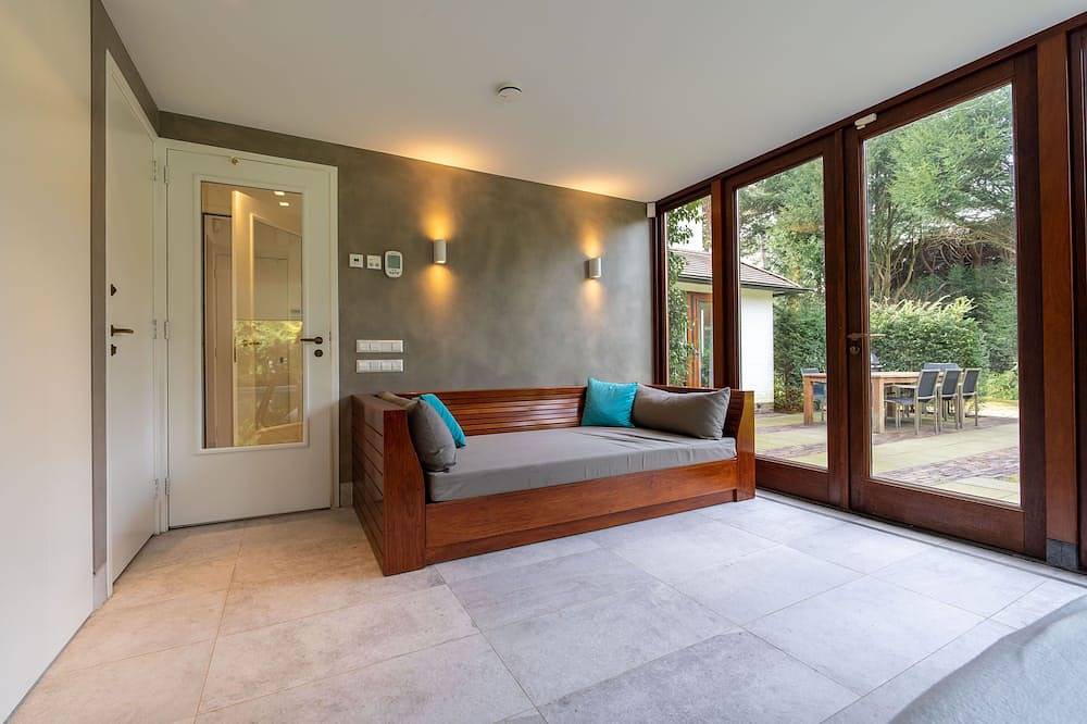 Luxuriöse 450 m² große Ferienvilla mit 15 m Innenpool und Sauna in Niederländische Nordsee