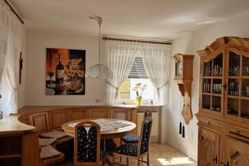 Ferienwohnung für 6 Personen, mit Balkon und Garten in Roth