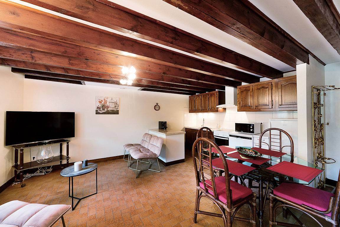 Dans le hameau, maison restaurée avec terrasse et jardin in Saïx, Région de Castres