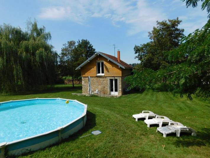 Gîte pour 4 personnes, avec Terrasse ainsi que Jardin et Vue à Gevigney-et-Mercey