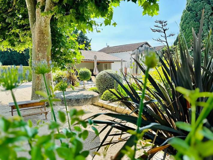 Location de vacances pour 12 personnes, avec jardin et piscine à Châteaurenard - 2