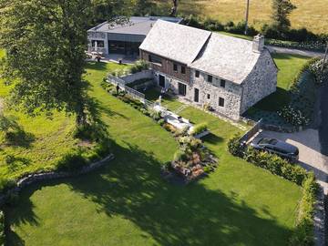 Gîte pour 6 personnes, avec terrasse et jardin à Soulages-Bonneval