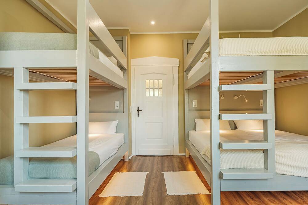 Ganze Wohnung, Rhein Haven - 125m² Wohlfühl-Appartement, Ideal für Familien & Teams + Parkplatz in Frechen, Rhein-Erft-Kreis