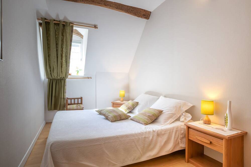 Appartement entier, Beaune Sweet Home-Beaune St Etienne-Parking inclus in Beaune, Région de Beaune
