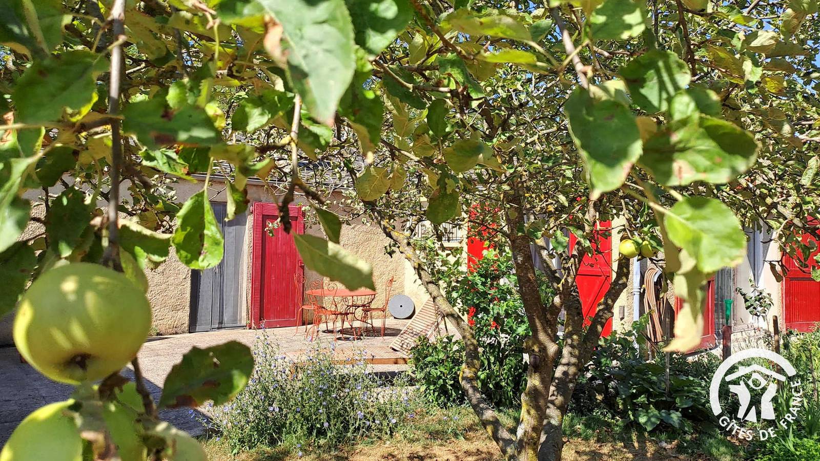 Gîte für 6 Personen mit Terrasse in Saint-Pierre-de-Trivisy, Lacaune und Umgebung