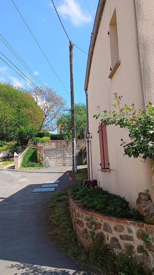 Gîte pour 4 personnes, avec terrasse ainsi que vue et jardin à Saint-Michel-Mont-Mercure - 4