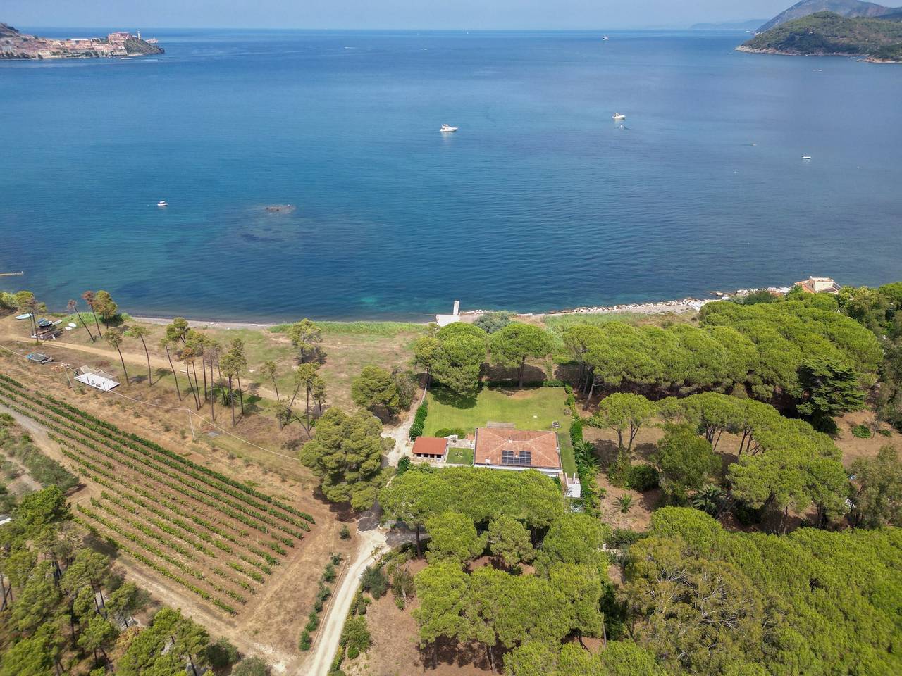 Villa im Grünen mit spektakulärem Blick auf den Golf von Portoferraio in Portoferraio, Toskanischer Archipel