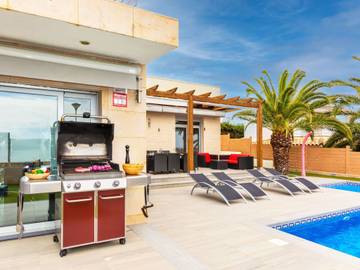 Maison De Vacances pour 8 Personnes dans Canyelles, Lloret de Mar, Photo 1