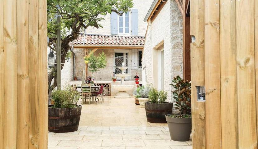 Location de vacances pour 8 personnes, avec jardin ainsi que jacuzzi et sauna à Issigeac