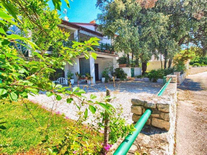 Ferienwohnung für 3 Personen, mit Terrasse in Pjescana Uvala - 2