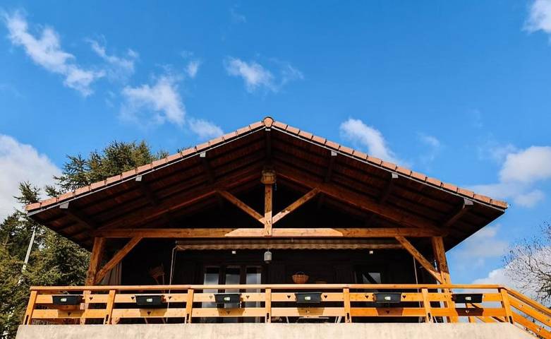 Chalet pour 4 personnes, avec Balcon et Terrasse ainsi que Jardin et Vue