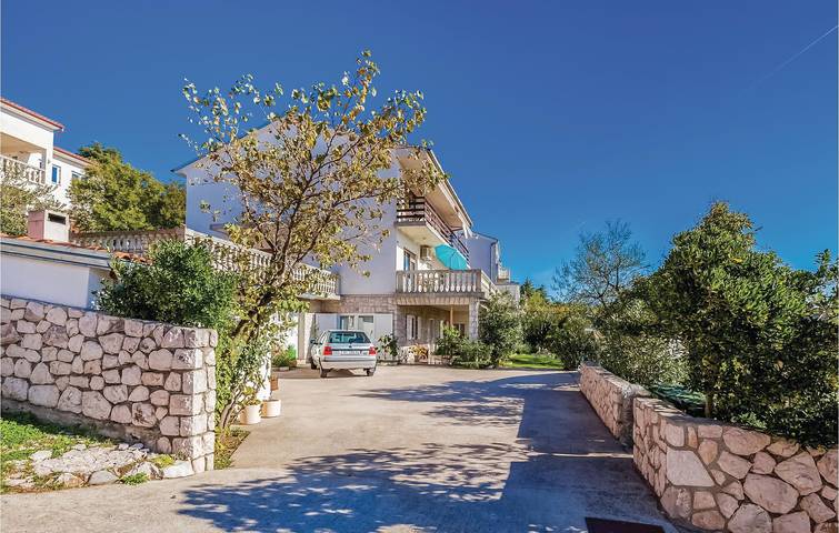 Ferienwohnung für 3 Personen, mit Terrasse, mit Haustier in Novi Vinodolski - 2