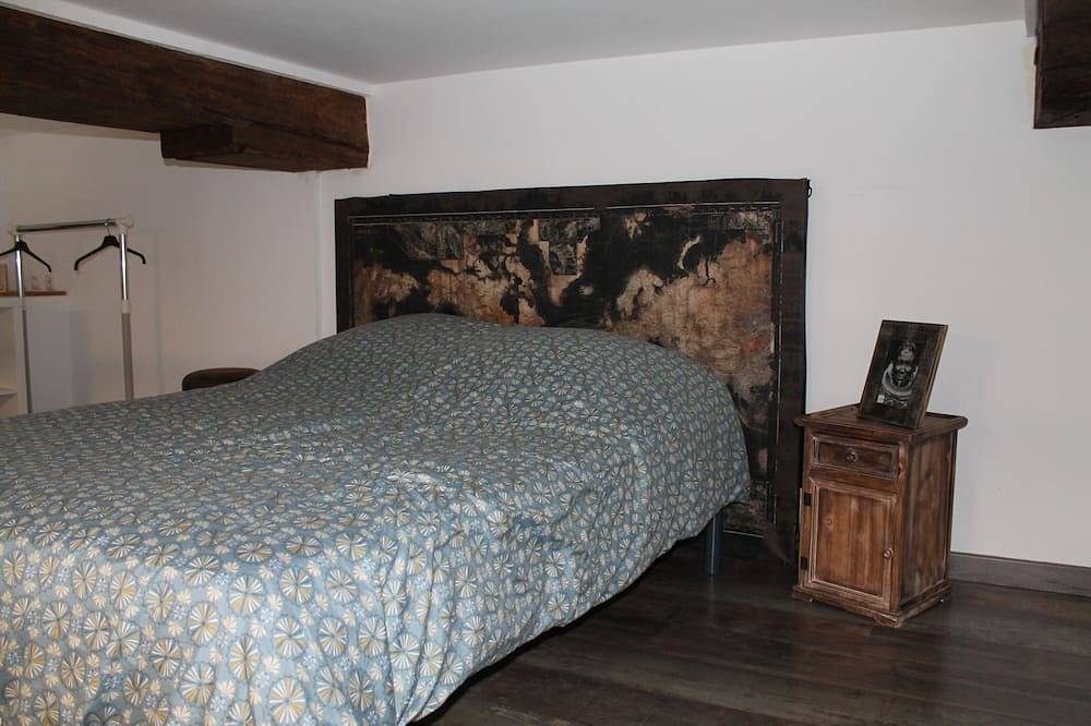 Entire apartment, Loft 8 à 30 Mètres du Tribunal Dans le Vieux Douai in Douai, Department Nord