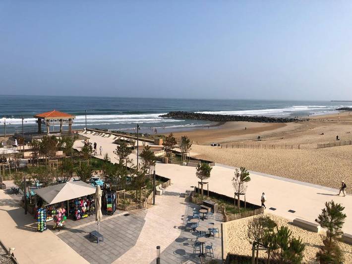 Location de vacances pour 2 personnes, avec Balcon ainsi que Terrasse et Vue à Anglet