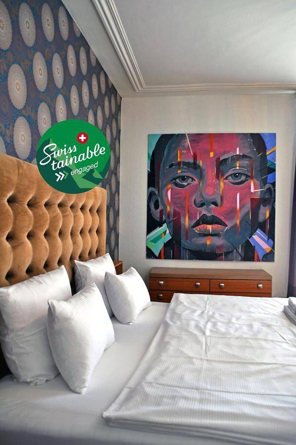 BnB für 4 Personen, mit Balkon und Terrasse sowie Ausblick in Zürich