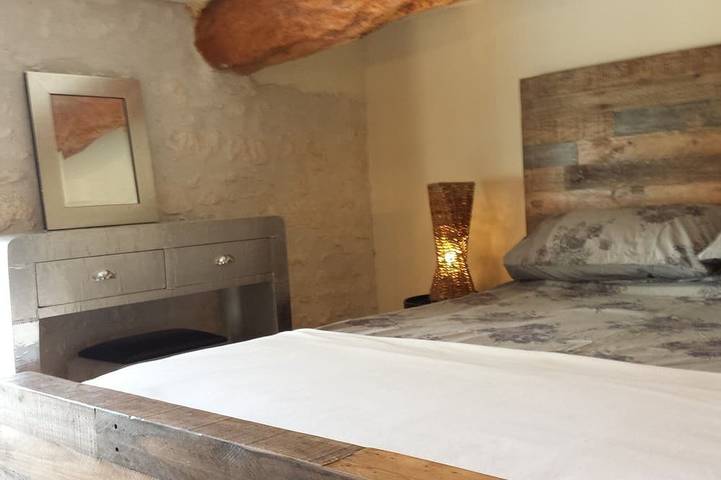 Location de vacances pour 3 personnes, avec piscine et jardin à Saint-Palais-de-Phiolin - 2