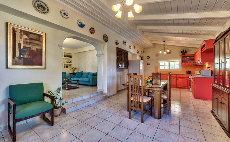Gîte pour 8 personnes, avec vue et jardin dans Kalamaki - 3
