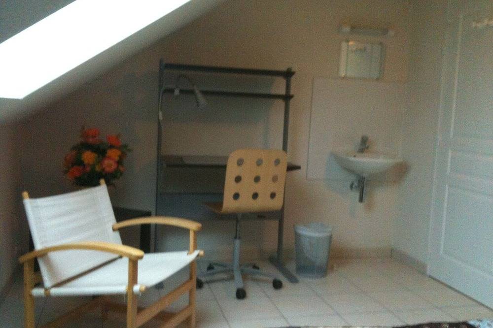 Geheel appartement, Comfortabel appartement in woonwijk in Saint-Nazaire, Côte de Jade