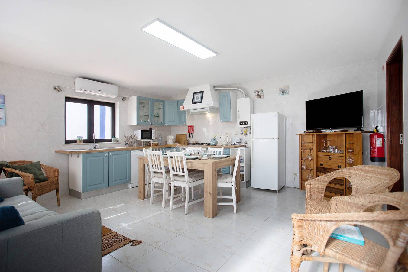 Casa vacanze 'Bouros's Cliff' con giardino privato, Wi-Fi e aria condizionata in Serra do Bouro, Santo Onofre e Serra do Bouro