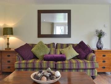 Log Cabin for 2 People in South West England, Wiltshire, Photo 2
