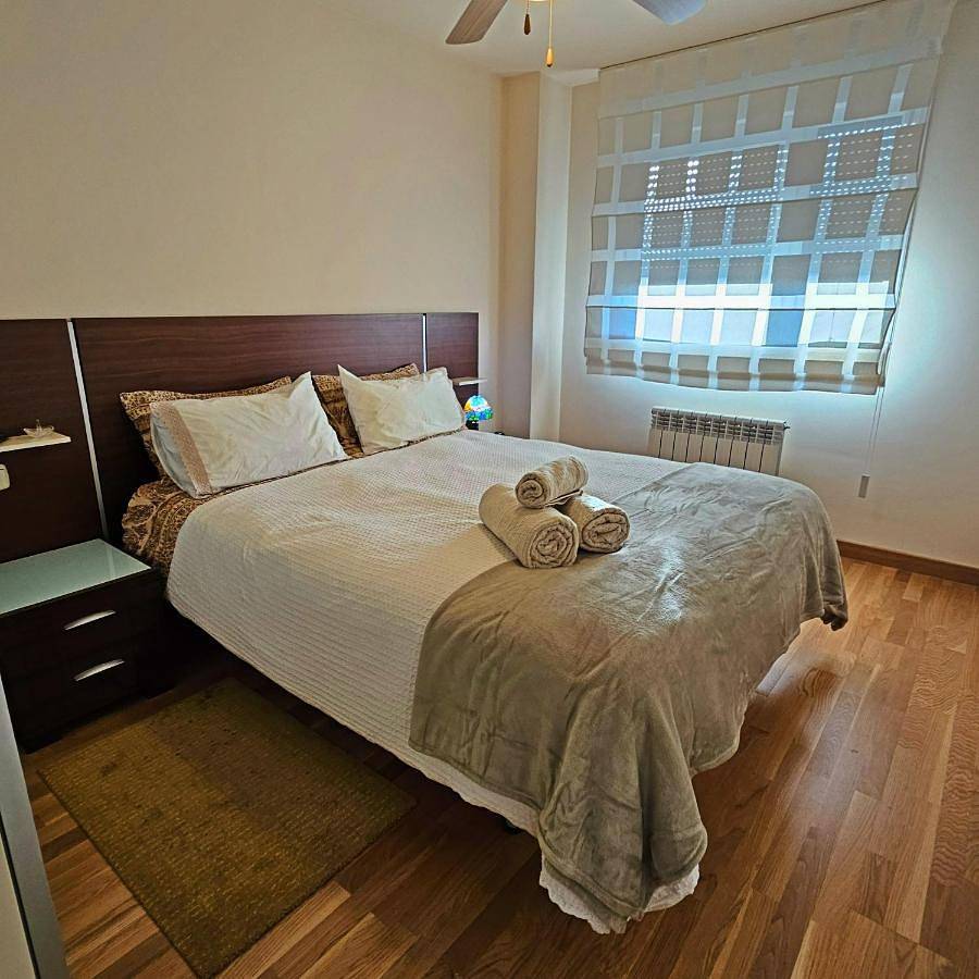 Apartamento entero, Red Wine Haro, piscina y parking in Haro, Provincia de La Rioja