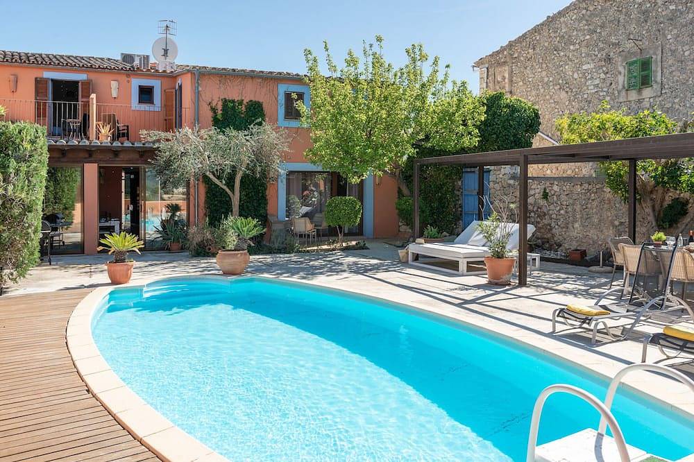 Sunset Villa Can Calco - Villa mit Pool, 5 Schlafzimmer, alle mit Klimaanlage und Bad en-suite in Moscari, Selva