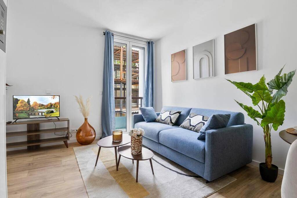 Appartement entier, Appartement Chaville - Parking - Proche Paris in Chaville, Hauts-de-Seine