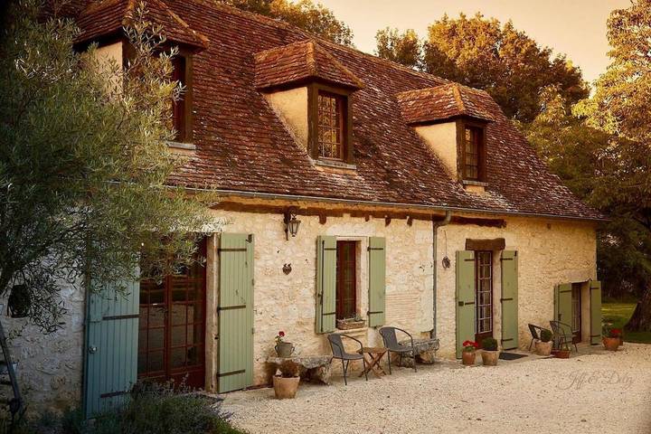 Location de vacances pour 6 personnes, avec Jacuzzi et Terrasse ainsi que Jardin et Vue à Saint-Cernin-de-Labarde