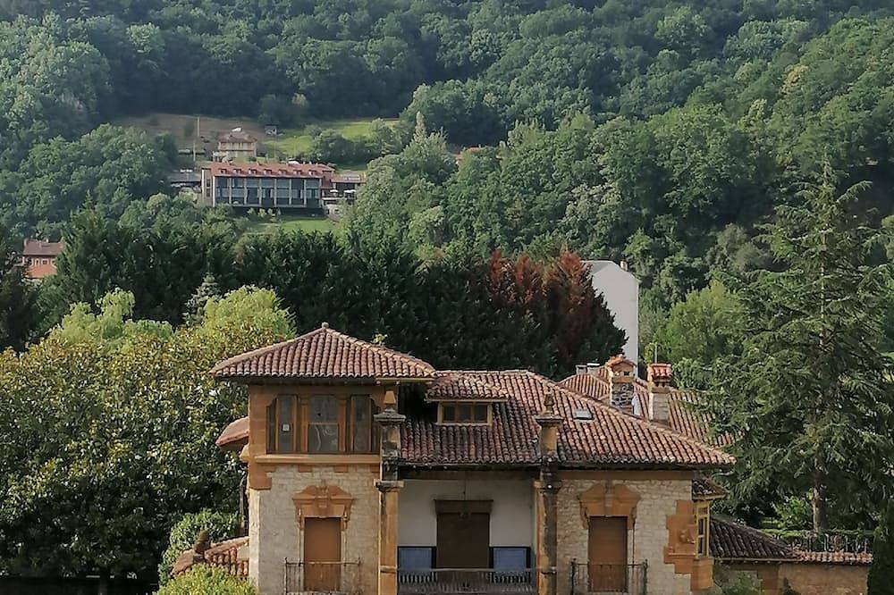 Entire apartment, 3 bedrooms penthouse in the center of Cangas de Onis in El Puente, Cangas de Onís