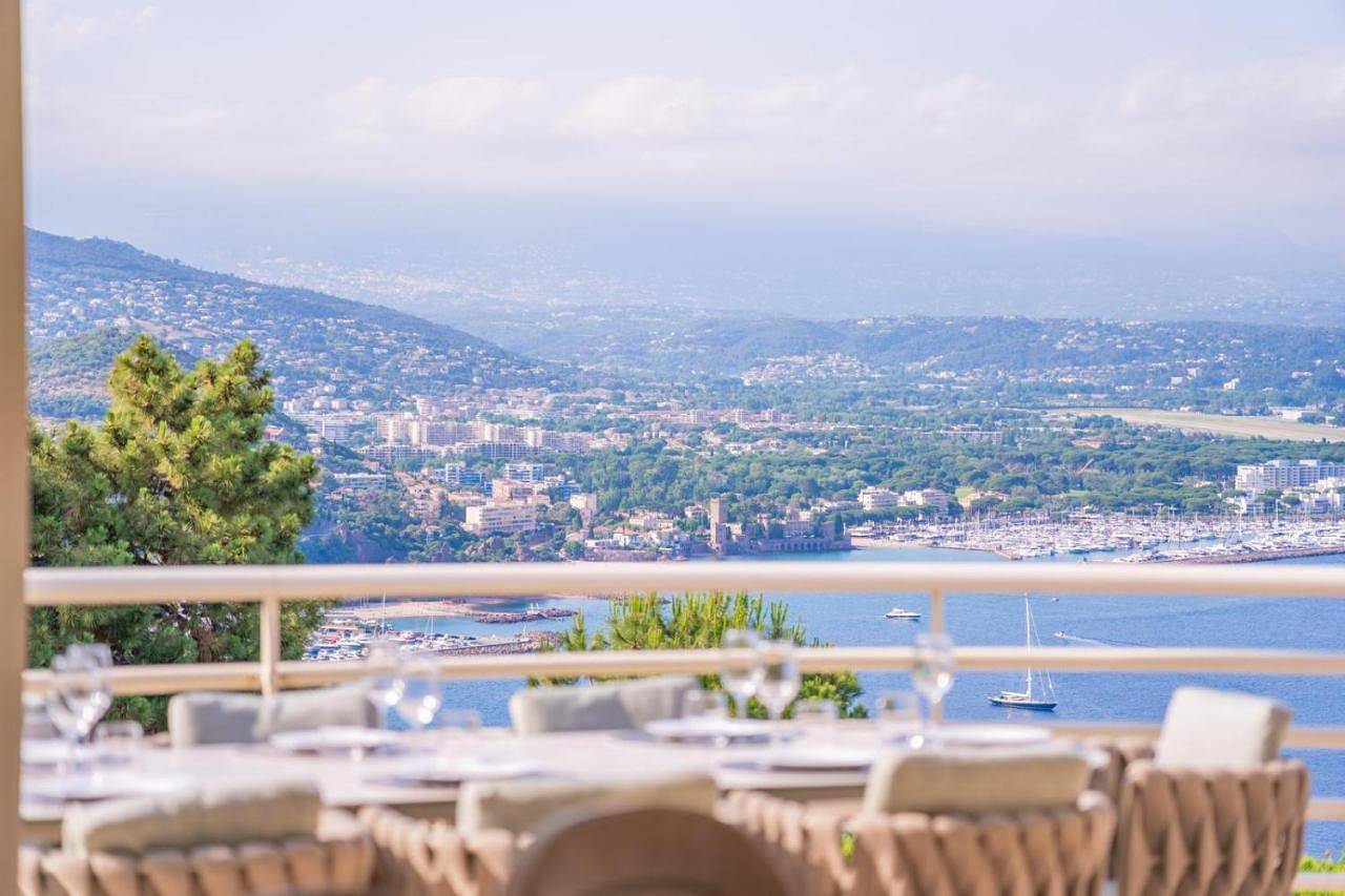 Logement entier villa de luxe avec vue mer in Théoule-sur-Mer, Massif de l'Esterel