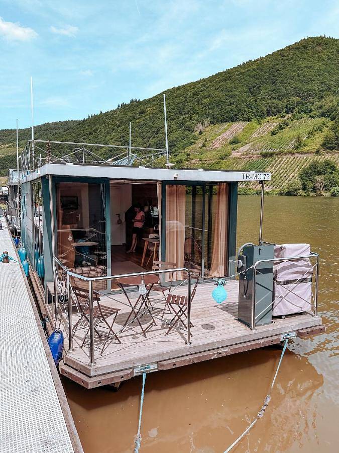 Boot für 4 Personen, mit Terrasse und Ausblick an der Mosel