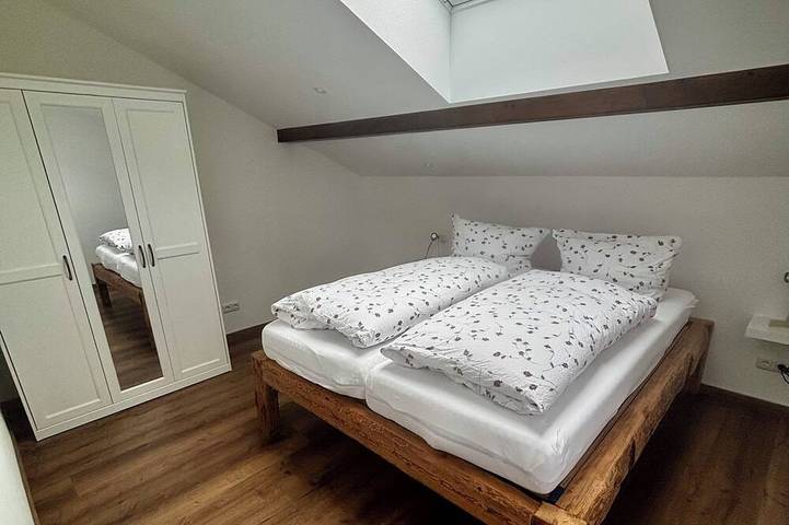 Ganze Wohnung, *Neu* - Urlaub im zauberhaften „Oberstübchen“ über den Dächern von Traunstein in Traunstein, Chiemsee