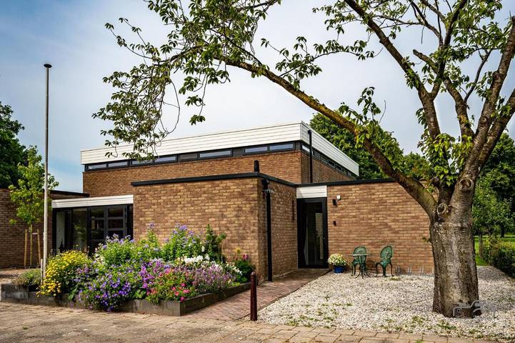 B&b voor 2 personen, with tuin and terras as well as uitzicht in IJsselmeer