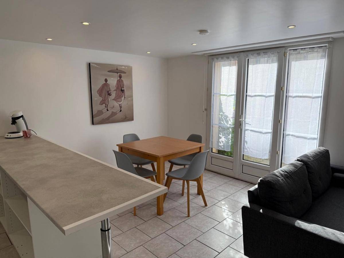 Appartement entier, One-Bedroom Apartment in Orgelet, Jura Francais