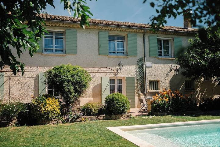 Maison de vacances pour 14 personnes, avec Jardin et Piscine à Sorgues