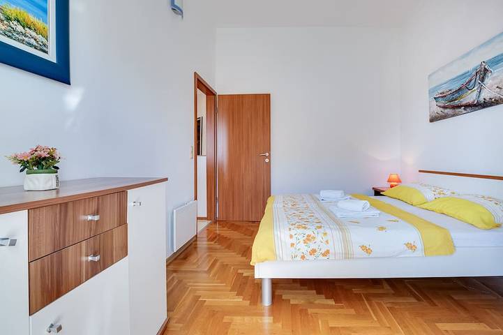 Ferienwohnung für 3 Personen, mit Balkon in Krvavica - 3