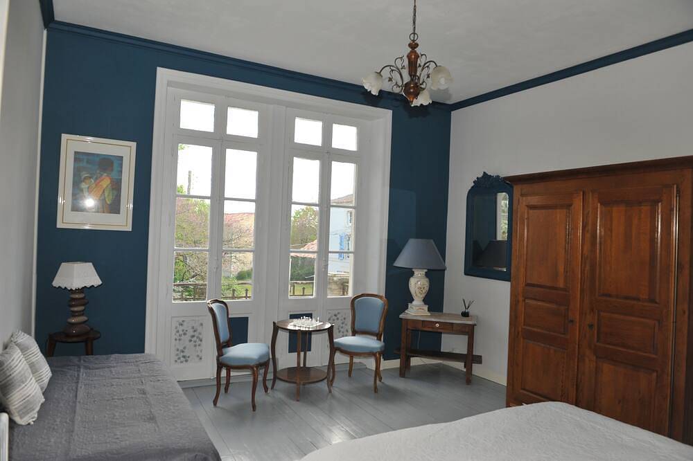 Chambre Iris - 2/3 Personnes in Bazoges-en-Pareds, Fontenay-le-Comte