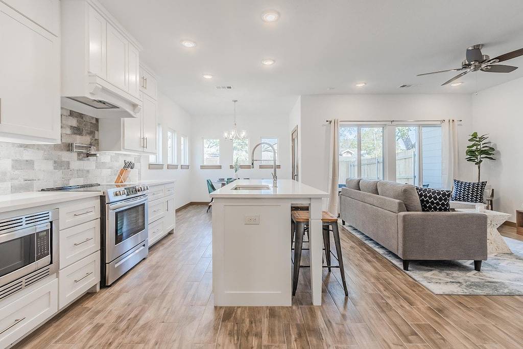 ⭐️New Construction 3Br Luxury Townhome Walk To Cowboys Rangers Games in Arlington, Tarrant County