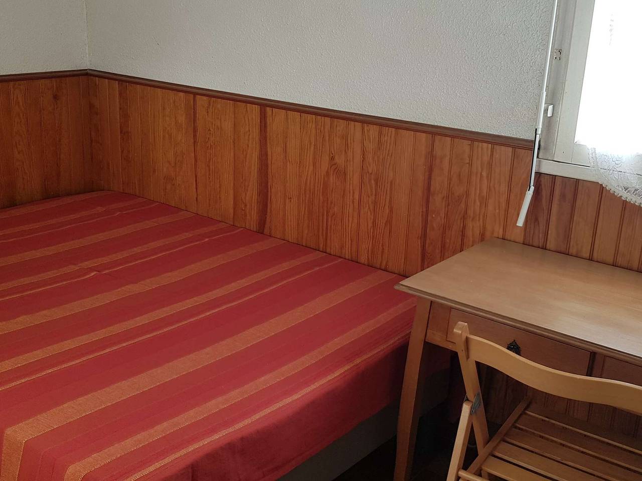 Entire apartment, Cozy 1Br Apartment with Large Terrace, Parking Near Beach, Pets Allowed in Cap d'Agde, Agde