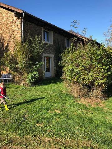 Gîte pour 3 personnes, avec terrasse ainsi que vue et jardin, animaux acceptés à Isle (Limoges)